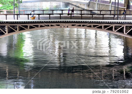 横浜高速下の運河に架かる谷戸橋 横浜高速下の運河に架かる谷戸橋 79201002
