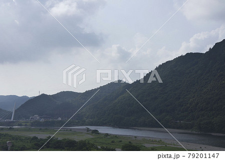 6月中旬岐阜市長良川と金華山午前7時台 6月中旬岐阜市長良川と金華山午前7時台 79201147