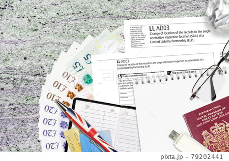 English form LLAD03 Change of location of the records to the single alternative inspection location SAIL of a limited liability partnership LLP from Companies House service lies on table 79202441