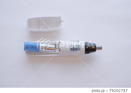 電動鼻毛カッターの電池交換 電動鼻毛カッターの電池交換 79202787