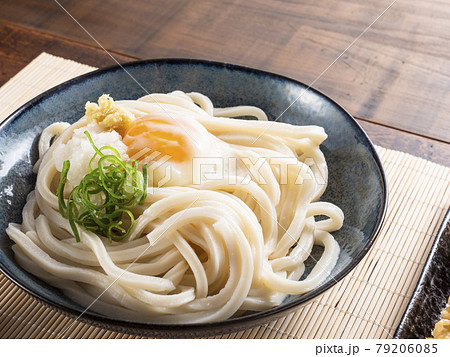 ぶっかけうどん 温玉 ぶっかけうどん 温玉 79206085