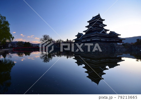夜明けの国宝 松本城 夜明けの国宝 松本城 79213665