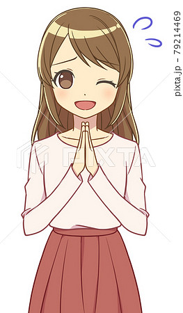 手を合わせてお願いする私服の女性 79214469