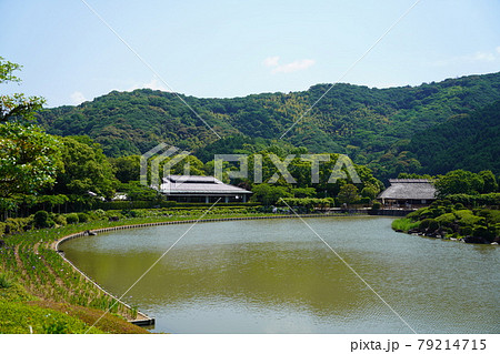 南楽園の上池と管理棟と里の家 南楽園の上池と管理棟と里の家 79214715