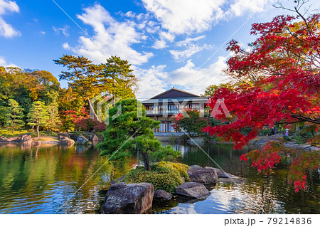 紅葉の徳川園〈愛知県名古屋市〉 79214836