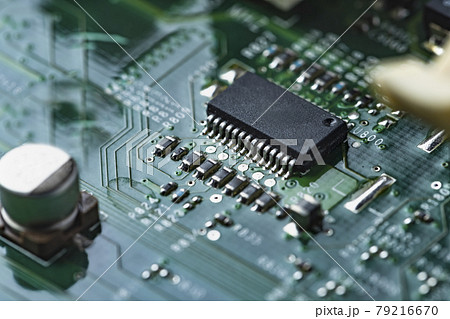 コンピューターの複雑な電子回路 79216670
