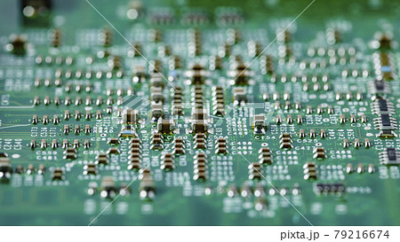 コンピューターの複雑な電子回路 コンピューターの複雑な電子回路 79216674