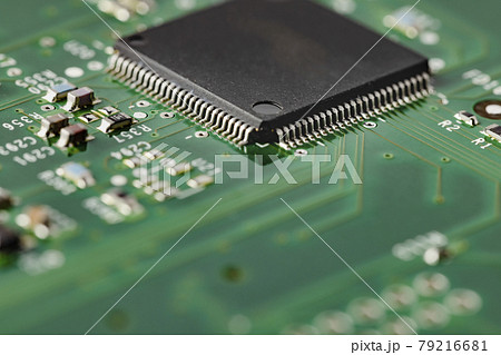 コンピューターの複雑な電子回路 79216681