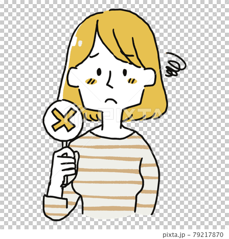 バツの札を持っている女性 バツの札を持っている女性 79217870
