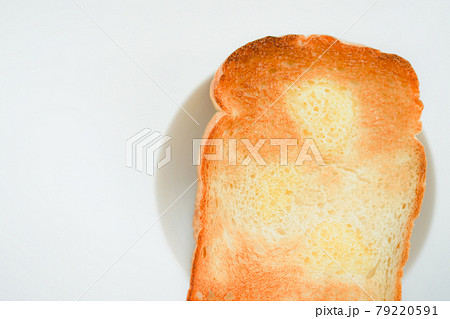 手作り食パンのイメージ（白バック） 79220591