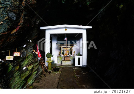 屋久島　矢筈嶽神社　本殿 79221327