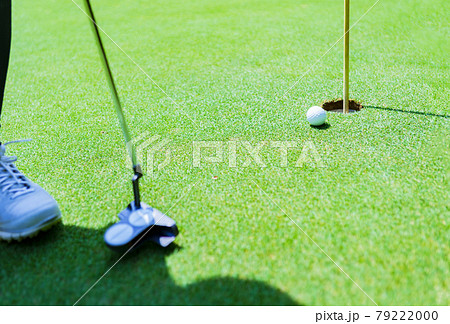 ゴルフ グリーン パッティング 【 アウトドア スポーツ の イメージ】 ゴルフ グリーン パッティング 【 アウトドア スポーツ の イメージ】 79222000