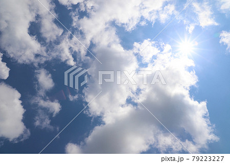 白い雲と太陽 白い雲と太陽 79223227