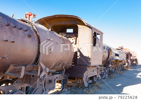Cemetery trains Uyuni, Bolivia 79225628