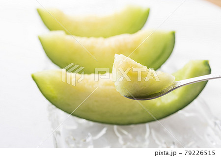 カットしたぺルルメロン 79226515