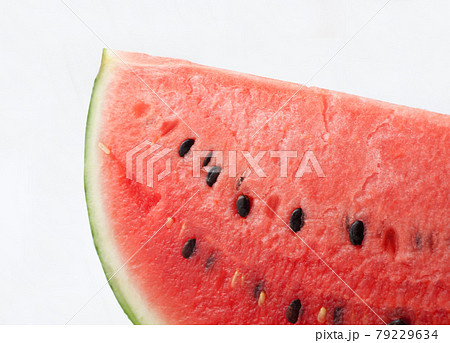 スイカ　　カット　白バック　 79229634