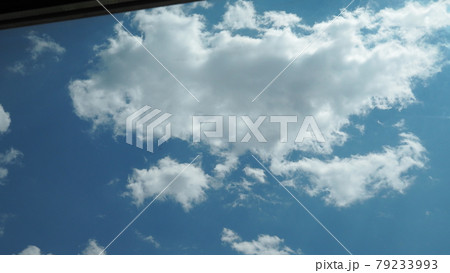 青い空 青空 アパート 79233993