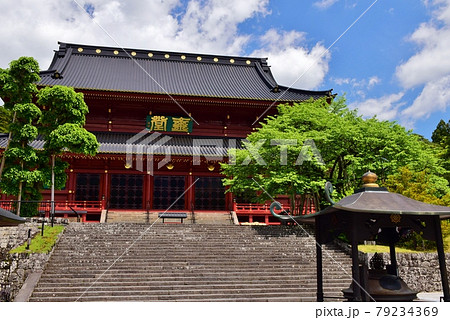 日光山輪王寺・三仏堂　夏景 79234369