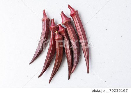 夏野菜の赤いオクラ 夏野菜の赤いオクラ 79236167