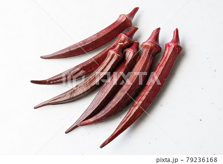 夏野菜の赤いオクラ 夏野菜の赤いオクラ 79236168
