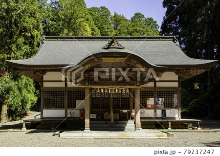 高岡神社　拝殿　岡山県真庭市 79237247
