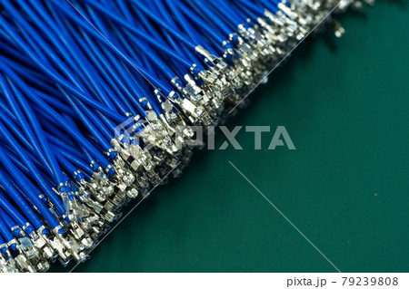 【工業】加工中の電線イメージ【電材】 79239808