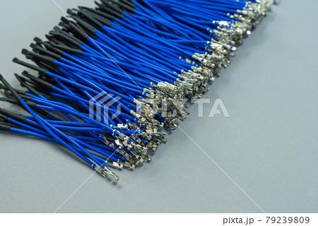 【工業】加工中の電線イメージ【電材】 79239809