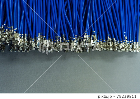 【工業】加工中の電線イメージ【電材】 79239811