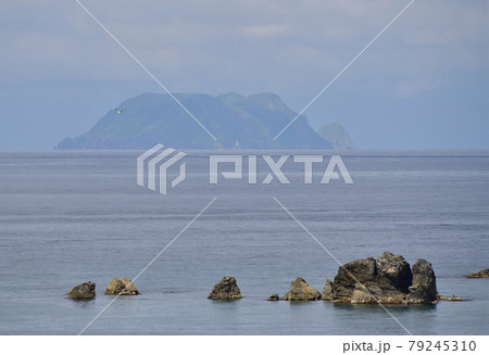 初夏の北海道松前町から松前小島の風景を撮影の写真素材 [79245310] - PIXTA