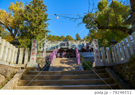 茨城県つくば市 秋の筑波山神社拝殿を石段から見る 79246551