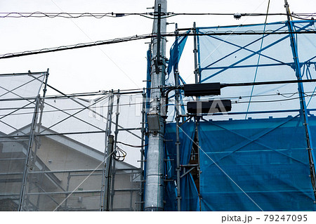 新築工事現場 くさび式足場 新築工事現場 くさび式足場 79247095