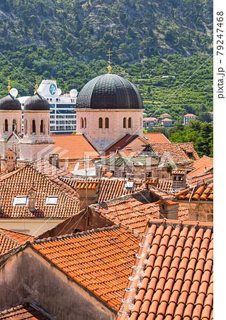 モンテネグロ コトルの丘から見える聖ニコラ教会 モンテネグロ コトルの丘から見える聖ニコラ教会 79247468
