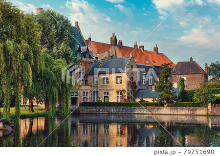 Canal and old houses. Bruges Brugge , Belgium Canal and old houses. Bruges Brugge , Belgium 79251690