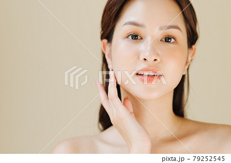 Women beauty Women beauty 79252545