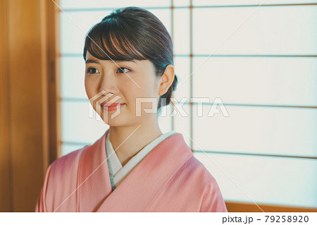 着物姿の20代女性 着物姿の20代女性 79258920