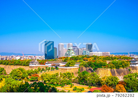 秋の大阪城と大阪ビジネスパーク 秋の大阪城と大阪ビジネスパーク 79262202