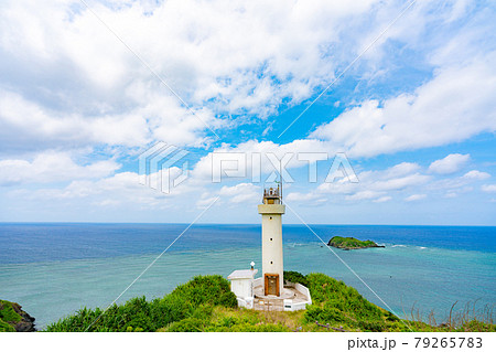 沖縄県　石垣市　石垣島　リゾート　島　天国　夏休み　午前　平久保埼灯台　灯台　大地離島 79265783