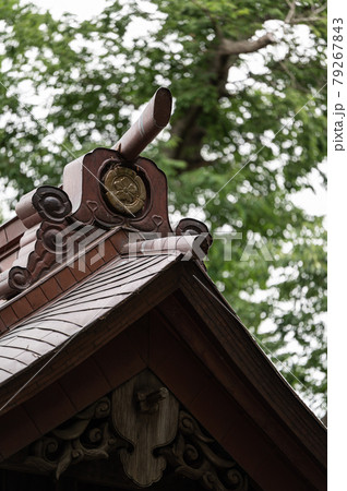 素鵞神社　本殿の鳥衾 79267843