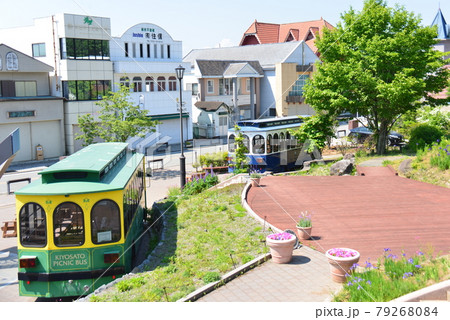 清里駅前の二台のピクニックバス 清里駅前の二台のピクニックバス 79268084