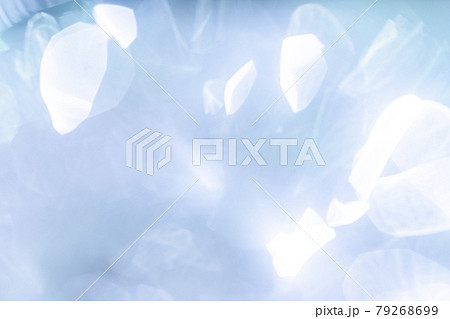 光を感じるイメージ　(背景素材) 79268699