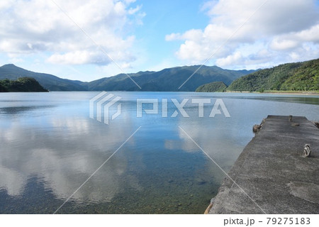 奄美大島 宇検村部連の穏かな海 奄美大島 宇検村部連の穏かな海 79275183
