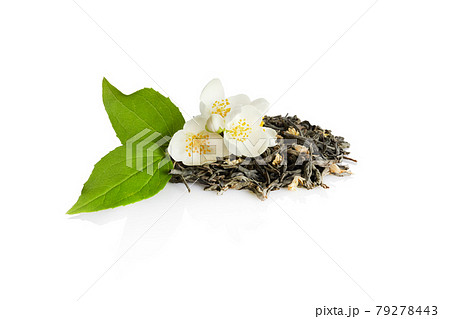 Jasmine tea with jasmine flowers isolated on white background 79278443