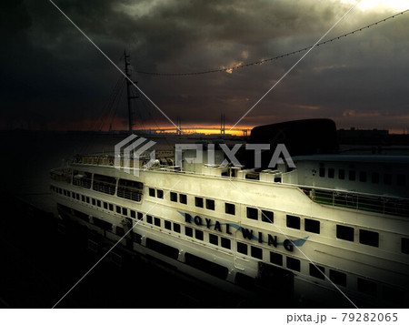 横浜港ナイトクルーズ船ロイヤルウィング号 横浜港ナイトクルーズ船ロイヤルウィング号 79282065