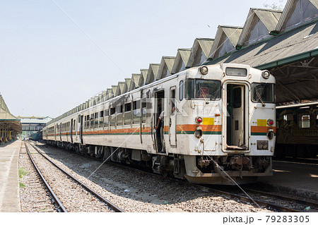 ミャンマー国鉄に日本から譲渡されたキハ40系中古鉄道車両 ミャンマー国鉄に日本から譲渡されたキハ40系中古鉄道車両 79283305