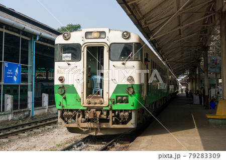 ミャンマー国鉄に日本から譲渡されたキハ40系中古鉄道車両 ミャンマー国鉄に日本から譲渡されたキハ40系中古鉄道車両 79283309