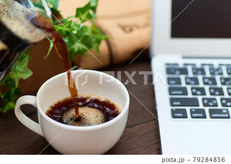 コーヒーでブレイクタイムのイメージ コーヒーでブレイクタイムのイメージ 79284856