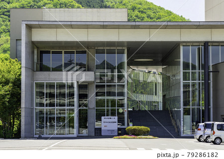 新見市役所 まなび広場にいみ 岡山県新見市 新見市役所 まなび広場にいみ 岡山県新見市 79286182