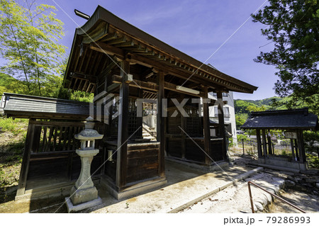 新見船川八幡宮　随身門　岡山県新見市 79286993