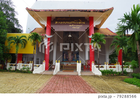 タイ　ハジャイの仏教寺院 79288566
