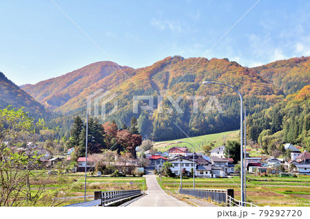 簗場駅前より鹿島槍スキー場方面を望む(長野県大町市)【2019.11】 簗場駅前より鹿島槍スキー場方面を望む(長野県大町市)【2019.11】 79292720